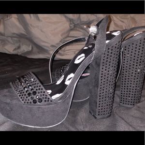 NWOT Juicy Couture heels size 6